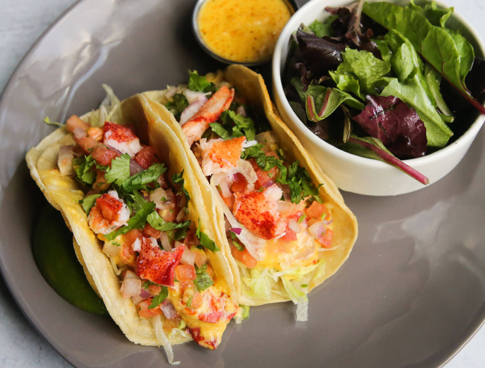 Seasoned lobster, lettuce, pico de gallo, hollandaise, corn tortillas, fresh lime, served with a lemon vinaigrette salad.